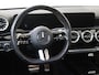 Mercedes-Benz A-klasse 180 AMG Line Panoramadak / Keyless Entry / Parkeercamera / Stoelverwarming /