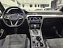 Volkswagen Passat Variant 1.5 TSI Elegance Business R | Panoramadak | Trekhaak | Navi Pack | Adaptieve cruise control | Camera | PDC | R-line