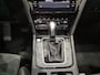 Volkswagen Passat Variant 1.5 TSI Elegance Business R | Panoramadak | Trekhaak | Navi Pack | Adaptieve cruise control | Camera | PDC | R-line