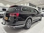 Volkswagen Passat Variant 1.5 TSI Elegance Business R | Panoramadak | Trekhaak | Navi Pack | Adaptieve cruise control | Camera | PDC | R-line