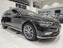 Volkswagen Passat Variant 1.5 TSI Elegance Business R | Panoramadak | Trekhaak | Navi Pack | Adaptieve cruise control | Camera | PDC | R-line