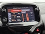 Peugeot 108 1.0 e-VTi Allure | Appe Carplay/Android Auto | Achteruitrij Camera | Airco | Snelheidsbegrenzer | Privacy Glas | 15" LMV |