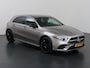 Mercedes-Benz A-klasse 250 e Business Solution AMG Limited | Night | Widescreen | 19" multispaaks velgen (hoogglans zwart) | Achteruitrijcamera | Stoelverwarming |