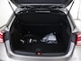 Mercedes-Benz A-klasse 250 e Business Solution AMG Limited | Night | Widescreen | 19" multispaaks velgen (hoogglans zwart) | Achteruitrijcamera | Stoelverwarming |
