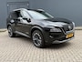 Nissan X-Trail 1.5 e-Power Tekna Automaat / Fabrieksgarantie tot 05-2028<100.000 / Dealer onderhouden / All Season banden / Head Up Display / Adaptief cruise control / Stuur-, Stoel & Achterbank verwarming / Elektrische achterklep /