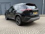Nissan X-Trail 1.5 e-Power Tekna Automaat / Fabrieksgarantie tot 05-2028<100.000 / Dealer onderhouden / All Season banden / Head Up Display / Adaptief cruise control / Stuur-, Stoel & Achterbank verwarming / Elektrische achterklep /
