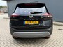 Nissan X-Trail 1.5 e-Power Tekna Automaat / Fabrieksgarantie tot 05-2028<100.000 / Dealer onderhouden / All Season banden / Head Up Display / Adaptief cruise control / Stuur-, Stoel & Achterbank verwarming / Elektrische achterklep /