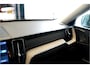 Volvo XC60 2.0 T8 AWD 335kW/456pk Aut8 Plug-in hybrid Inscription Long Range PANORAMADAK + PILOT ASSIST + HARMAN/KARDON + EL.TREKHAAK + 360 CAMERA + SPORTSTOELEN + BLIS + ADAPT.CRUISE + STOEL-&STUURVERWARMING + PARKSENSOREN V&A + 18" LM-VELGEN!!