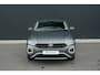 Volkswagen T-Roc 1.0 TSI 110pk Life | Trekhaak | Camera | Adaptive Cruise | Carplay | Keyless Entry & Start | 16"