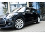 MINI Clubman Cooper Aut. | Chili Business Edition+ | Navigatie | Apple CarPlay | LED | Stoelverwarming | 17" LM Velgen | Afneembare Trekhaak | Parkeersensoren | Comfort Access |