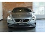 Volvo V40 1.5 T3 Polar+ Sport | Standkachel | Keyless Entry | Harman Kardon Premium Audio | Elektrisch Verstelbare Bestuurdersstoel | Panoramadak | Achteruitrijcamera |