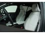 Volvo EX40 Single Motor Extended Range Ultra Europa 82 kWh | 20" Lichtmetalen Velgen | Extra Getint Glas Achter | Schuif/Kantel-Panoramadak | Elektrisch Verstelbare Voorstoelen | 360º Visual Park Camera |