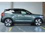 Volvo EX40 Single Motor Extended Range Ultra Europa 82 kWh | 20" Lichtmetalen Velgen | Extra Getint Glas Achter | Schuif/Kantel-Panoramadak | Elektrisch Verstelbare Voorstoelen | 360º Visual Park Camera |