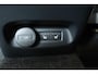 Volvo EX40 Single Motor Extended Range Ultra Europa 82 kWh | 20" Lichtmetalen Velgen | Extra Getint Glas Achter | Schuif/Kantel-Panoramadak | Elektrisch Verstelbare Voorstoelen | 360º Visual Park Camera |