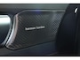 Volvo EX40 Single Motor Extended Range Ultra Europa 82 kWh | 20" Lichtmetalen Velgen | Extra Getint Glas Achter | Schuif/Kantel-Panoramadak | Elektrisch Verstelbare Voorstoelen | 360º Visual Park Camera |