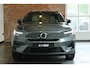 Volvo EX40 Single Motor Extended Range Ultra Europa 82 kWh | 20" Lichtmetalen Velgen | Extra Getint Glas Achter | Schuif/Kantel-Panoramadak | Elektrisch Verstelbare Voorstoelen | 360º Visual Park Camera |