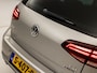Volkswagen Golf 1.5 TSI Sportline (APPLE CARPLAY, GROOT NAVI, CLIMATE, LED KOPLAMPEN, STOELVERWARMING, SPORTSTOELEN, GETINT GLAS, LM VELGEN, ADAPTIVE CRUISE, PARKEERSENSOREN, NIEUWSTAAT)