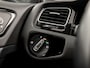 Volkswagen Golf 1.5 TSI Sportline (APPLE CARPLAY, GROOT NAVI, CLIMATE, LED KOPLAMPEN, STOELVERWARMING, SPORTSTOELEN, GETINT GLAS, LM VELGEN, ADAPTIVE CRUISE, PARKEERSENSOREN, NIEUWSTAAT)