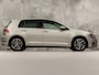 Volkswagen Golf 1.5 TSI Sportline (APPLE CARPLAY, GROOT NAVI, CLIMATE, LED KOPLAMPEN, STOELVERWARMING, SPORTSTOELEN, GETINT GLAS, LM VELGEN, ADAPTIVE CRUISE, PARKEERSENSOREN, NIEUWSTAAT)