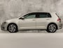 Volkswagen Golf 1.5 TSI Sportline (APPLE CARPLAY, GROOT NAVI, CLIMATE, LED KOPLAMPEN, STOELVERWARMING, SPORTSTOELEN, GETINT GLAS, LM VELGEN, ADAPTIVE CRUISE, PARKEERSENSOREN, NIEUWSTAAT)