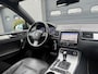 Volkswagen Touareg 3.0 TDI R-line | Luchtvering | Trekhaak | Xenon | DAB | Lederen Bekleding |