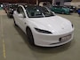 Tesla Model 3 Highland RWD 99% SoH [ LFP ACCU+HW4+WIT LEDER+TREKHAAK+AUTOPILOT+NIEUW MODEL]