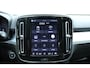 Volvo XC40 B4 Plus Dark | Trekhaak | Premium audio by Harman Kardon | Adaptieve cruise control | Verwarmbare voorstoelen en stuurwiel | Apple carplay/Android auto | Keyless