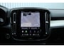 Volvo XC40 B4 Plus Dark | Trekhaak | Premium audio by Harman Kardon | Adaptieve cruise control | Verwarmbare voorstoelen en stuurwiel | Apple carplay/Android auto | Keyless