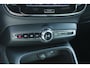 Volvo XC40 2.0 B4 Plus Dark | Achteruitrijcamera | Adaptieve Cruise Control | Semi elektrische trekhaak | Stoelverwarming voorzijde | Harman/Kardon audio | Elektrische bedienbare stoelen | Bestuurdersstoel met geheugenfunctie