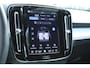 Volvo XC40 2.0 B4 Plus Dark | Achteruitrijcamera | Adaptieve Cruise Control | Semi elektrische trekhaak | Stoelverwarming voorzijde | Harman/Kardon audio | Elektrische bedienbare stoelen | Bestuurdersstoel met geheugenfunctie