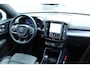 Volvo XC40 2.0 B4 Plus Dark | Achteruitrijcamera | Adaptieve Cruise Control | Semi elektrische trekhaak | Stoelverwarming voorzijde | Harman/Kardon audio | Elektrische bedienbare stoelen | Bestuurdersstoel met geheugenfunctie