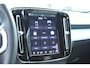 Volvo XC40 2.0 B4 Plus Dark | Achteruitrijcamera | Adaptieve Cruise Control | Semi elektrische trekhaak | Stoelverwarming voorzijde | Harman/Kardon audio | Elektrische bedienbare stoelen | Bestuurdersstoel met geheugenfunctie