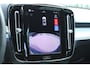 Volvo XC40 2.0 B4 Plus Dark | Achteruitrijcamera | Adaptieve Cruise Control | Semi elektrische trekhaak | Stoelverwarming voorzijde | Harman/Kardon audio | Elektrische bedienbare stoelen | Bestuurdersstoel met geheugenfunctie