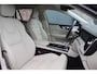 Volvo V60 2.0 T8 Twin Engine AWD Inscription | Bowers&Wilkins | Massage | Trekhaak | Memory | HUD | ACC | Stoelventilatie | Verwarmd Stuurwiel | Nappa Leder | IntelliSafe PRO |