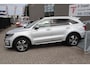 Kia Sorento 1.6 T-GDI Plug-in Hybrid 4WD ExecutiveLine 7p. NL auto/1e eigenaar/Dealeronderhouden/Panoramadak/Apple carplay/Stoelventilatie/Stoelverwarming voor en achter/Lane assist/360 graden camera/Bose audio/Elektrische bestuurders stoel met geheugen/19 inch LM