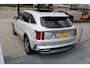 Kia Sorento 1.6 T-GDI Plug-in Hybrid 4WD ExecutiveLine 7p. NL auto/1e eigenaar/Dealeronderhouden/Panoramadak/Apple carplay/Stoelventilatie/Stoelverwarming voor en achter/Lane assist/360 graden camera/Bose audio/Elektrische bestuurders stoel met geheugen/19 inch LM