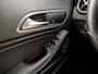 Mercedes-Benz CLA 200 AMG Sport 156Pk Automaat (APPLE CARPLAY, CLIMATE, LEDER, CAMERA, STOELVERWARMING, SPORTSTOELEN, TREKHAAK, ZWART HEMEL, ELEK ACHTERKLEP, NIEUWSTAAT)
