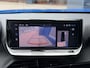 Peugeot 2008 1.2 Turbo 100 PK Allure | Facelift Model | Trekhaak 1200KG | Navigatie | LED Verlichting | Cruise Control | Hoge Zitpositie | Parkeersensoren Voor en Achter | DAB | Digitaal Dashboard | Half Lederen stoelen | Lichtmetalen Velgen 17 inch |
