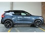 Volvo XC40 2.0 B4 Plus Black Edition | Elektrisch Verstelbare Voorstoelen | Stoel + Stuurverwarming | Harman Kardon Premium Audio | 20" Black Wielen | 360º Visual Park Camera |