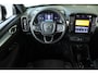 Volvo XC40 2.0 B4 Plus Black Edition | Elektrisch Verstelbare Voorstoelen | Stoel + Stuurverwarming | Harman Kardon Premium Audio | 20" Black Wielen | 360º Visual Park Camera |