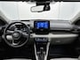 Toyota Yaris 1.5 Hybrid Executive | Dealer Onderhouden | Lichte kleur half lederen bekleding | Dodehoek detectie | Head-Up Display | Stoel+stuurverwarming | Parkeersensoren voor+achter | Navigatie | Cruise Control Adaptive |