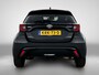 Toyota Yaris 1.5 Hybrid Executive | Dealer Onderhouden | Lichte kleur half lederen bekleding | Dodehoek detectie | Head-Up Display | Stoel+stuurverwarming | Parkeersensoren voor+achter | Navigatie | Cruise Control Adaptive |