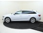 Skoda Superb Combi 1.4 TSI iV Business Edition Plus | SoH 94% | Trekhaak | Adaptieve demping | Elektrisch verstelbare bestuurdersstoel met memory | Parkeersensoren | Stoelverwarming | Adaptieve cruise control | Navigatie |