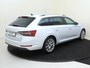 Skoda Superb Combi 1.4 TSI iV Business Edition Plus | SoH 94% | Trekhaak | Adaptieve demping | Elektrisch verstelbare bestuurdersstoel met memory | Parkeersensoren | Stoelverwarming | Adaptieve cruise control | Navigatie |