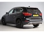 BMW X1 SDrive20i High Executive | head-up display | leder sport | achteruitrijcamera | led verlichting | navigatie prof. | NL auto
