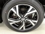 Toyota Yaris 1.5 Hybrid 115 First Edition Comfort Pack | BTW voertuig | Dodehoek detectie | Stoel+stuurverwarming | Parkeersensoren voor+achter | Draadloze telefoonlader | elektrisch verstel/inklapbare spiegels | Apple CarPlay/Android Auto