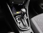 Toyota Yaris 1.5 Hybrid 115 First Edition Comfort Pack | BTW voertuig | Dodehoek detectie | Stoel+stuurverwarming | Parkeersensoren voor+achter | Draadloze telefoonlader | elektrisch verstel/inklapbare spiegels | Apple CarPlay/Android Auto