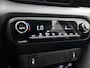 Toyota Yaris 1.5 Hybrid 115 First Edition Comfort Pack | BTW voertuig | Dodehoek detectie | Stoel+stuurverwarming | Parkeersensoren voor+achter | Draadloze telefoonlader | elektrisch verstel/inklapbare spiegels | Apple CarPlay/Android Auto