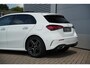 Mercedes-Benz A-klasse 250 4MATIC AMG Line Panoramadak Ambient Widescreen HeadUp AMG Pakket Keyless Memory Facelift