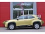 Toyota Yaris Cross 1.5 Hybrid Dynamic | KEYLESS ENTRY / START | VOORSTOELEN VERWARMD | STUUR VERWARMING | HEAD-UP DISPLAY | LED KOPLAMPEN | ADAPTIVE CRUISE CONTROL | LANE ASIST |  ELEKTRISCH BEDIENBARE ACHTERKLEP | DRAADLOOS APPLE CARPLAY | ANDROID AUTO |  ACHTERUITRIJCAMERA | DRAADLOZE TELEFOONLADER | VOORRUIT VERWARMING | 16" LICHTMETALEN VELGEN |